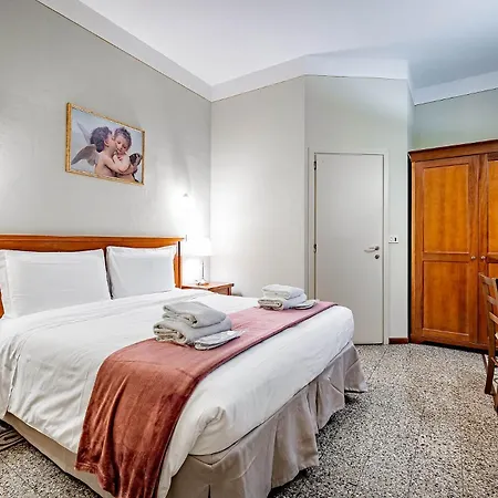 Pensión Bellevue House 4*